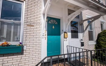 227 E Garrison St in Bethlehem, PA - Building Photo - Building Photo