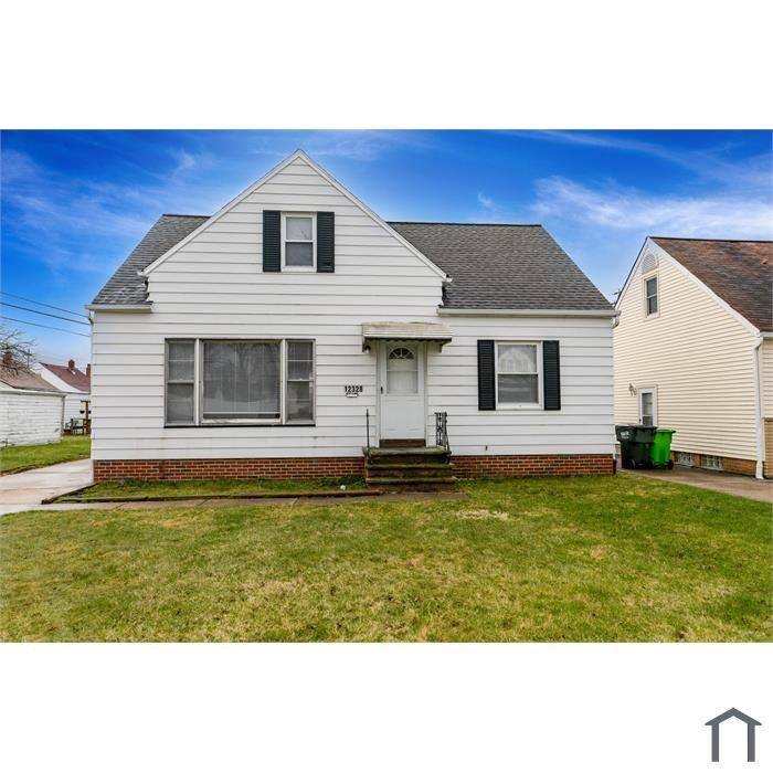 12328 Grannis Rd in Garfield Heights, OH - Building Photo