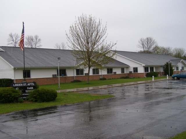 Linden Street Apartments in Cleveland, WI - Building Photo