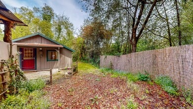 9717 Occidental Rd in Sebastopol, CA - Building Photo - Building Photo