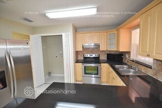 10310 SW 4th St in Miami, FL - Foto de edificio - Building Photo