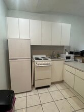 5501 SW 89th Ave, Unit 1/1 Spacious Efficient in Miami, FL - Building Photo - Building Photo