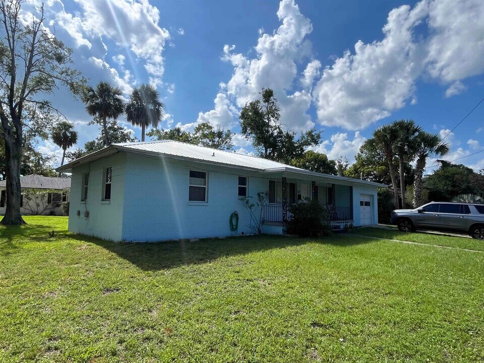 58 Riberia St in St. Augustine, FL - Building Photo
