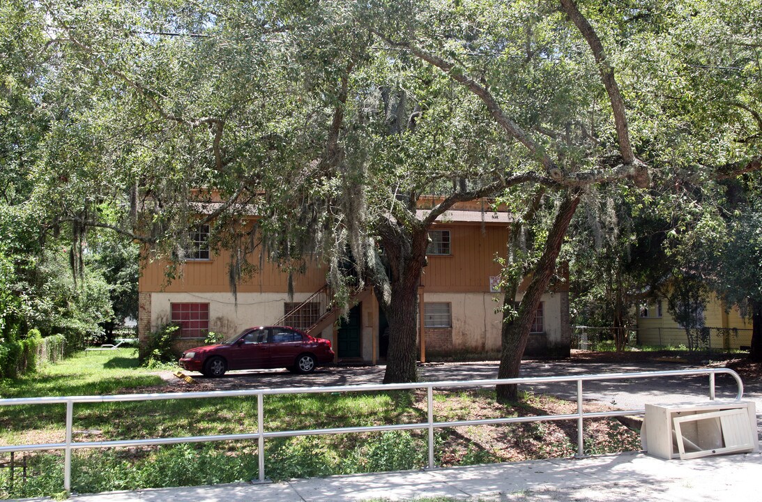 1801 E 139th Ave in Tampa, FL - Foto de edificio