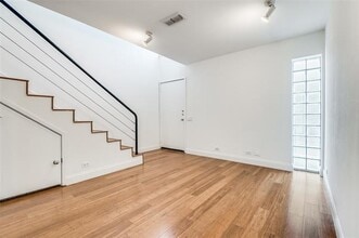 4242 Buena Vista St in Dallas, TX - Building Photo - Building Photo