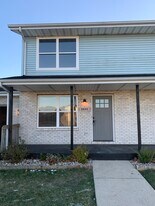 6833 W 158th Plz, Unit 6833 in Lowell, IN - Building Photo