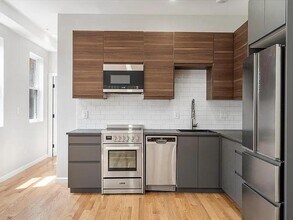 334 St Paul St in Baltimore, MD - Building Photo - Building Photo