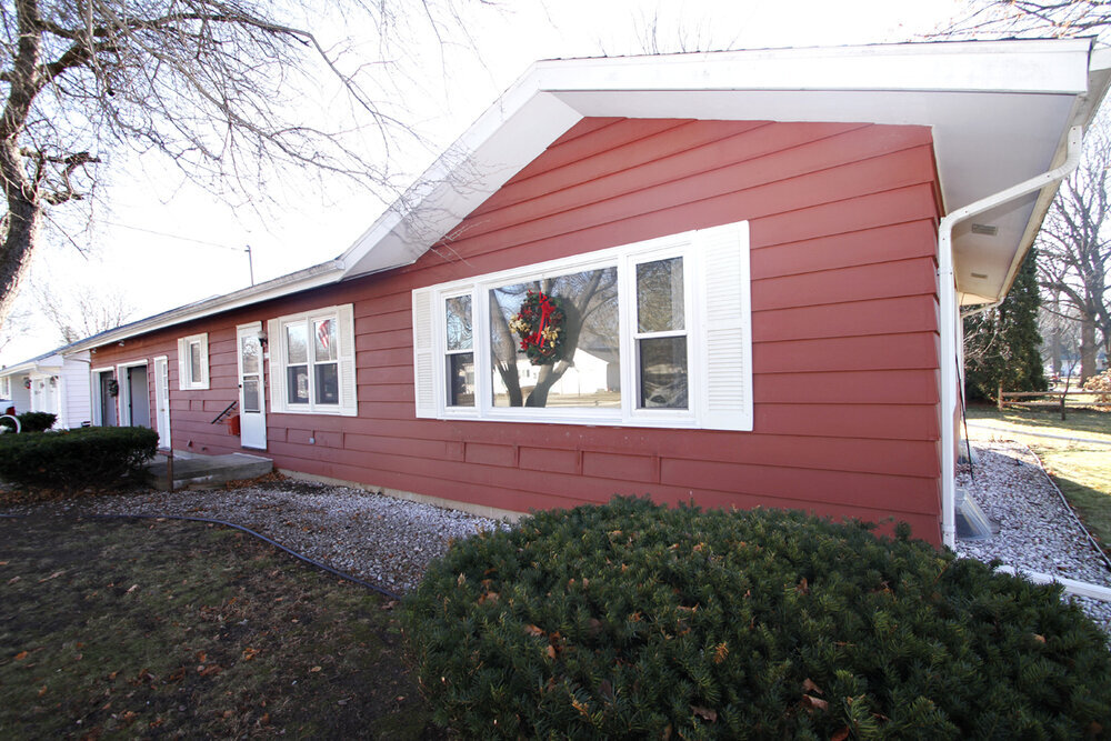 675 Grand Ave in Prairie Du Sac, WI - Building Photo