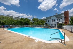 Colts Run in Lexington, KY - Building Photo