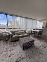 2499 Kapiolani Blvd in Honolulu, HI - Building Photo