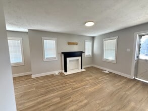 1102 E Mt Vernon St in Somerset, KY - Building Photo - Building Photo