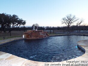 414 Shannon Ridge Dr in Floresville, TX - Building Photo - Building Photo