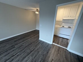1005 Hickory Hill Ln in Nashville, TN - Building Photo - Building Photo
