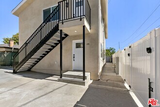1915 N Manning St in Burbank, CA - Building Photo - Building Photo