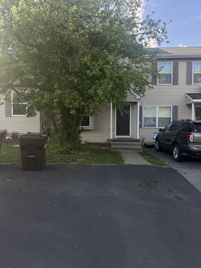 property at 817 Cove Ct