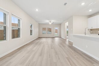 702 Dotty Dr in McKinney, TX - Building Photo - Building Photo