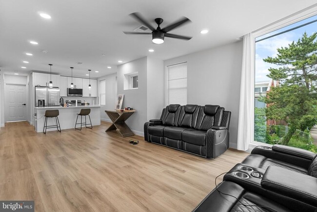 1242 N 15th St in Philadelphia, PA - Building Photo - Building Photo