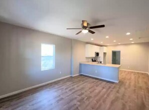 323 Douglas St in Sterling, CO - Building Photo - Building Photo