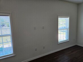 130 Dover Ln in DeLand, FL - Building Photo - Building Photo