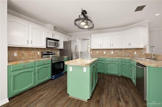 1701 Terrace Dr in Mission, TX - Building Photo - Building Photo