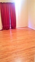 8417 Hearth Dr-Unit -28 in Houston, TX - Foto de edificio - Building Photo