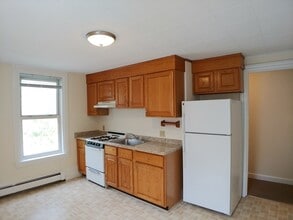 410 Washington St in Wellesley, MA - Building Photo - Building Photo