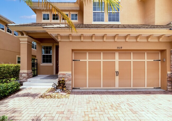 5519 Napa Dr in Sarasota, FL - Building Photo - Building Photo
