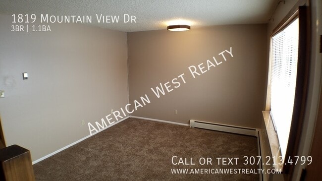 1819 Mountain View Dr in Cody, WY - Building Photo - Building Photo