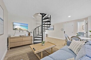 637 S Orlando Ave in Cocoa Beach, FL - Building Photo