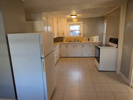 159 Perham St, Unit 1 in Farmington, ME - Building Photo