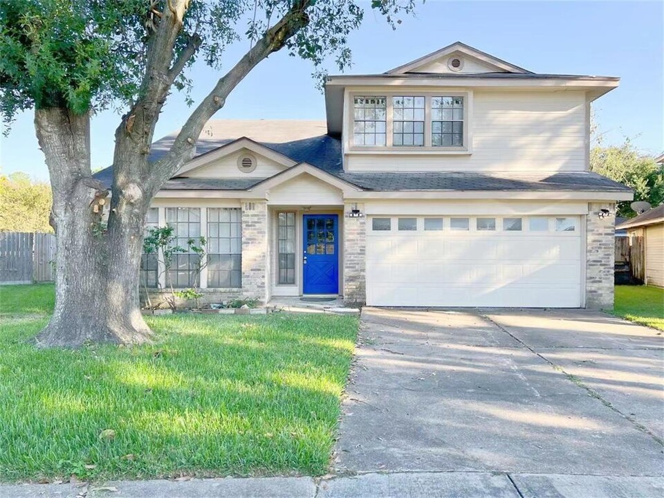 10507 Rippling Fields Dr in Houston, TX - Building Photo