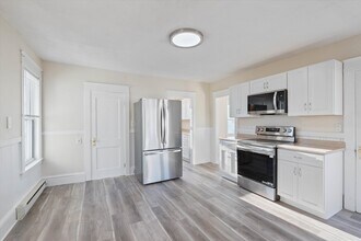 462 Dubuque St in Manchester, NH - Building Photo - Building Photo