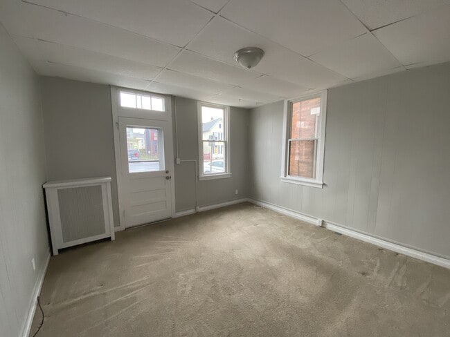 132 E Chestnut St in Hanover, PA - Building Photo - Building Photo