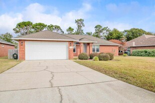 1524 Sandcliff Dr in Pensacola, FL - Building Photo