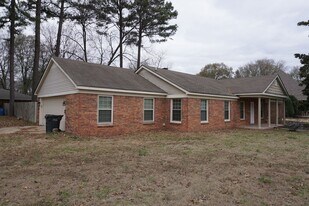 1515 Kitchen St in Jonesboro, AR - Building Photo