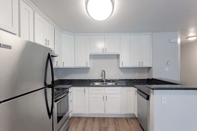 Orchard Park Apartments in San Jose, CA - Foto de edificio - Building Photo