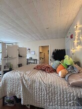 1063 Beacon St, Unit 4 in Brookline, MA - Foto de edificio - Building Photo