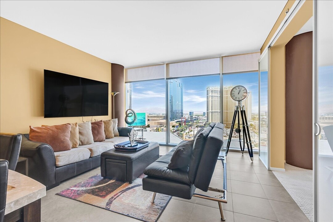 3722 S Las Vegas Blvd in Las Vegas, NV - Building Photo