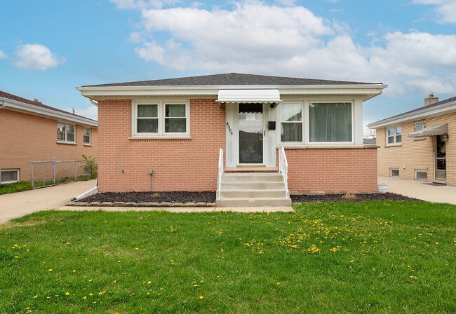 4909 N Orange Ave in Norridge, IL - Building Photo - Building Photo