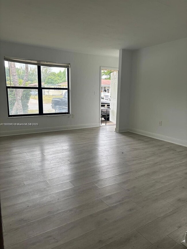 11743 NE 14th Ave in Miami, FL - Building Photo - Building Photo