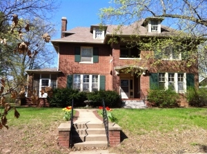 2002 Lovers Ln in St. Joseph, MO - Foto de edificio