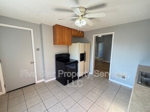 100 1/2 N State St in Springfield, IL - Building Photo - Building Photo