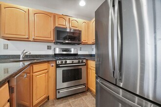 84 Adams St in Hoboken, NJ - Building Photo - Building Photo