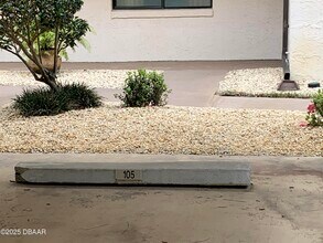 275 Indigo Dr in Daytona Beach, FL - Building Photo - Building Photo