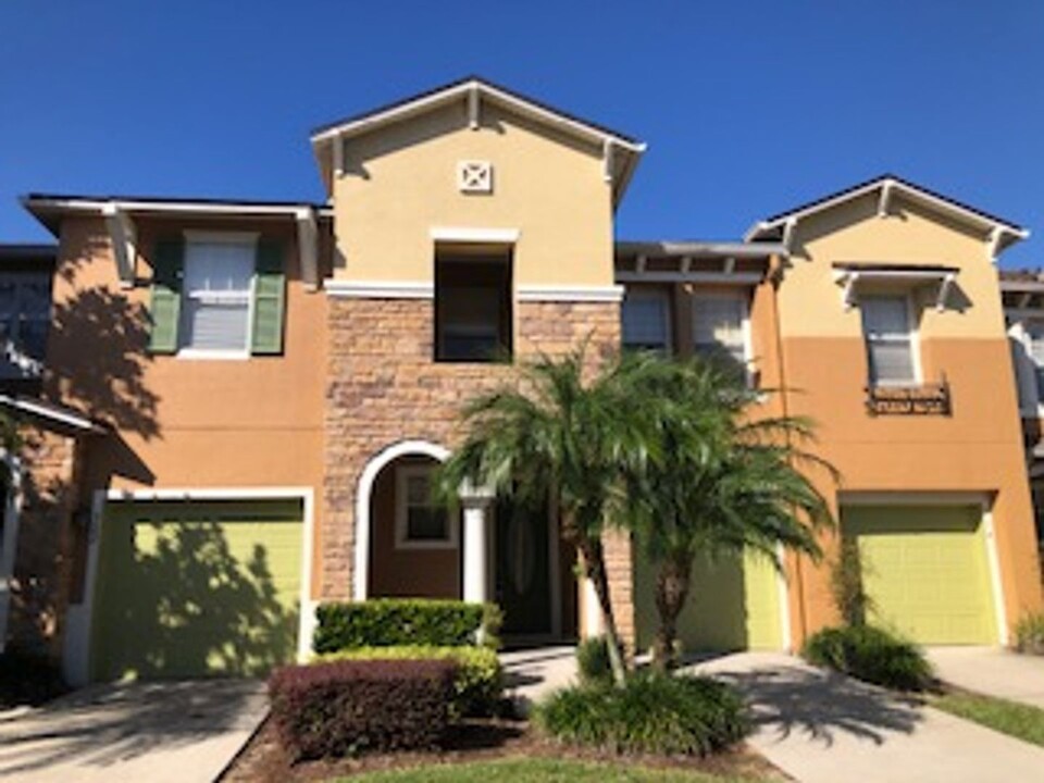 518 Lake Eagle Ln in Sanford, FL - Building Photo