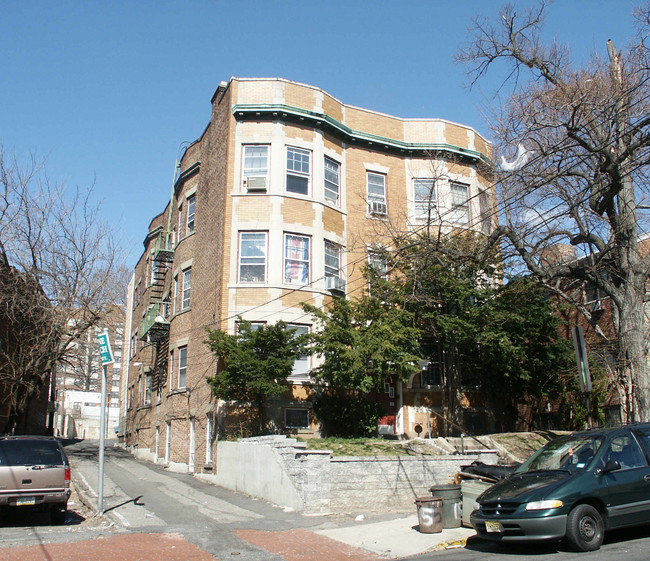 13-15 Myrtle Ave