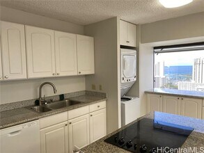 1750 Kalakaua Ave in Honolulu, HI - Building Photo - Building Photo