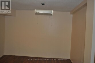 14 Glanvil Crescent in Toronto, ON - Building Photo - Building Photo