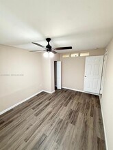 1340 Peri St in Opa Locka, FL - Foto de edificio - Building Photo