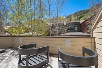 121 W Hyman Ave in Aspen, CO - Building Photo - Building Photo